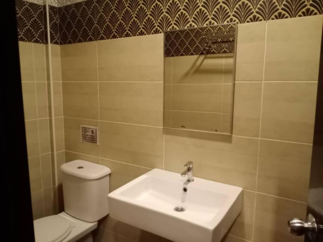 Golden Leaf Boutique Hotel Nusa Idaman Formerly Known As Ariana Hotel Johor Bahru Kültér fotó